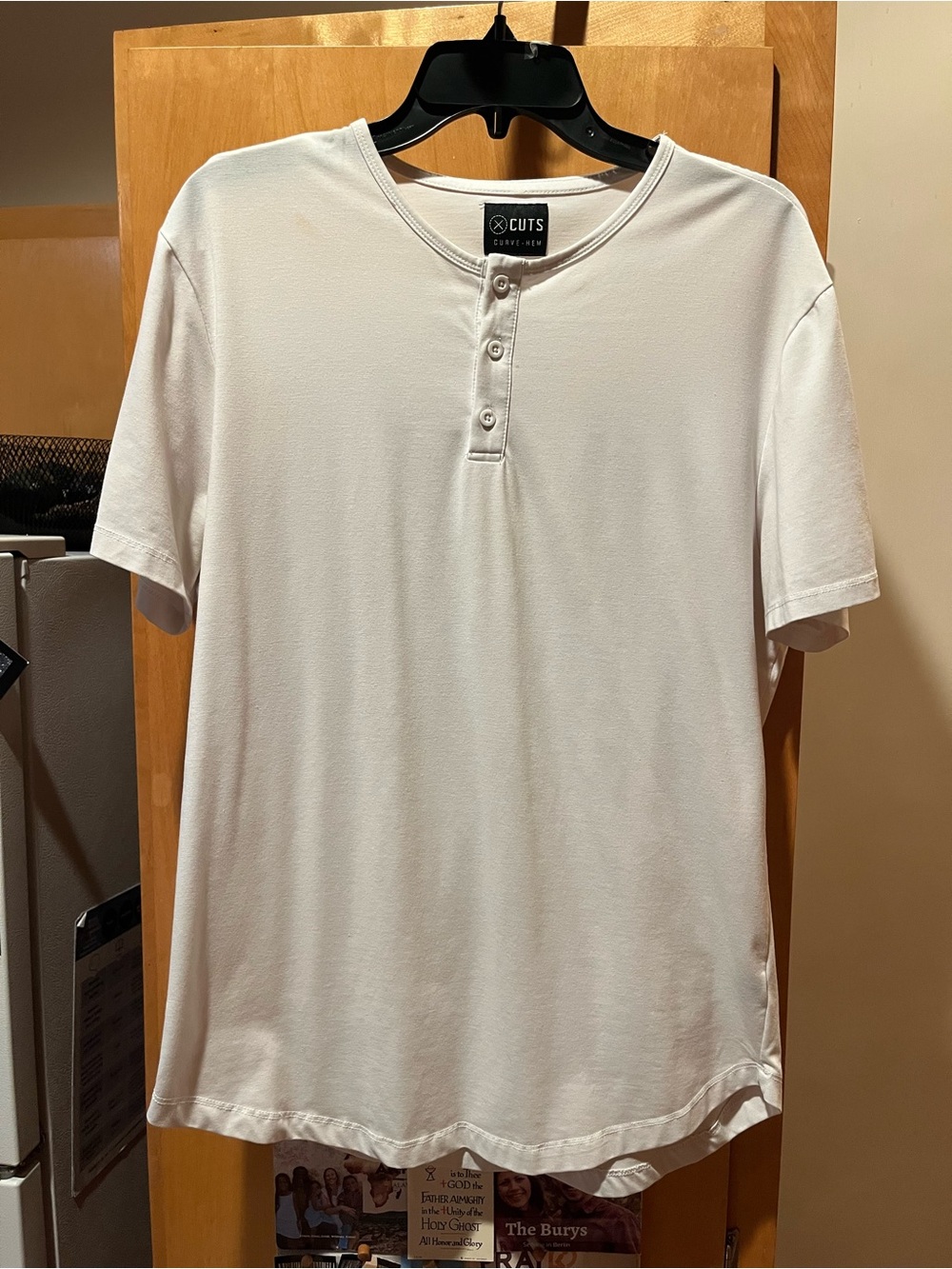 Cuts Clothing Crew Curve Hem White Short-Sleeve Henley Tee